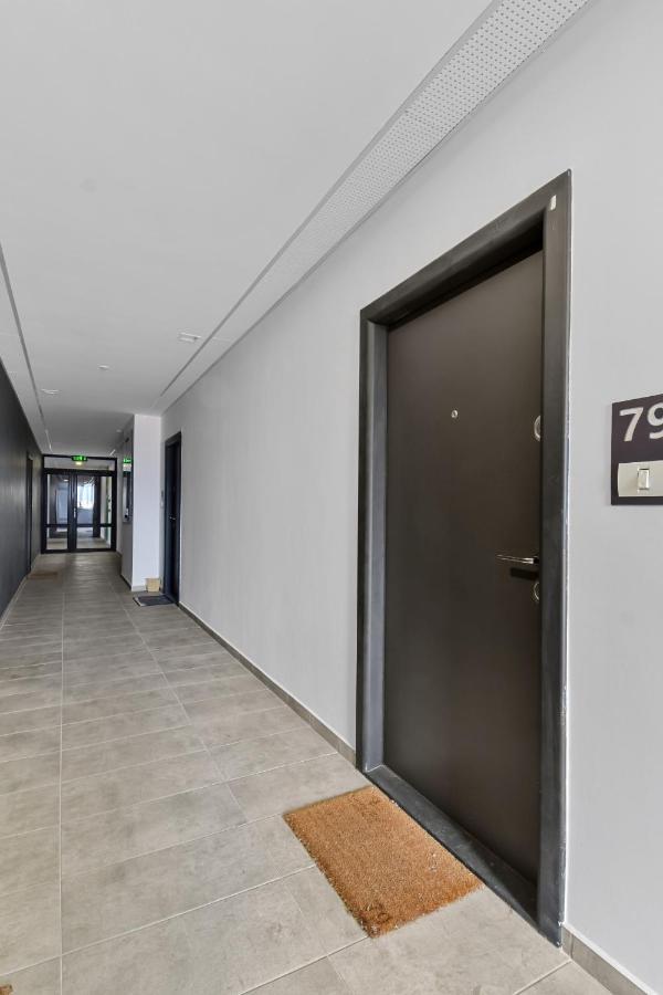 Modern In New Building With Panoramic View Apartment Брашов Екстериор снимка